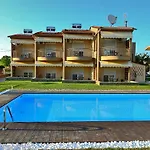 Mente Libre Apartahotel 3*